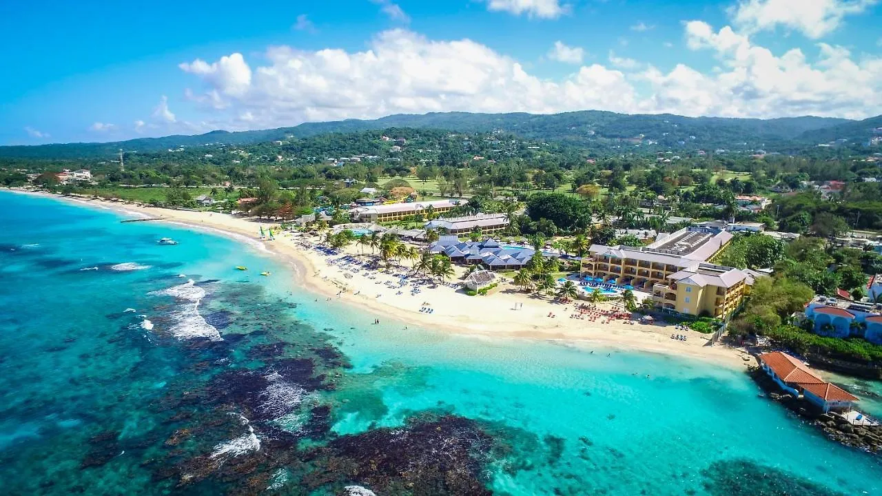 Jewel Runaway Bay Beach Resort & Waterpark 4*,  Jamaica