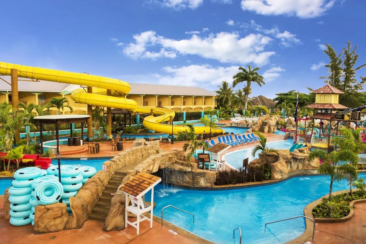 Jewel Runaway Bay Beach Resort & Waterpark