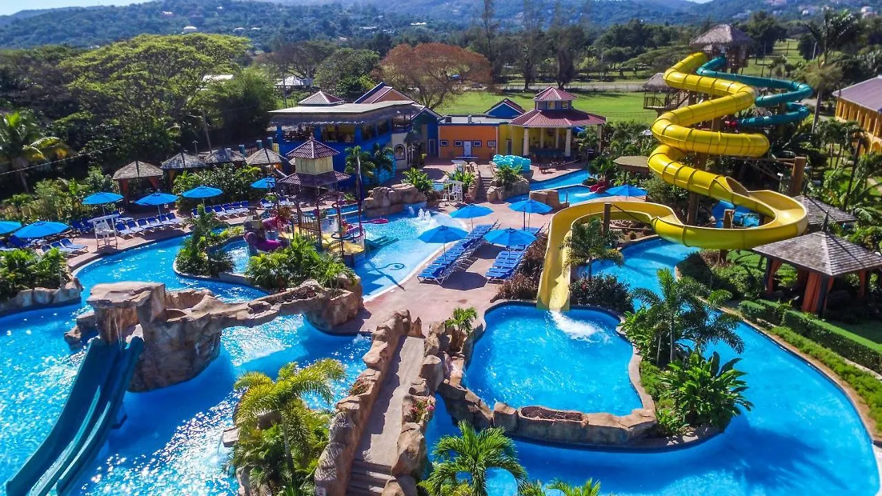 Jewel Runaway Bay Beach Resort & Waterpark