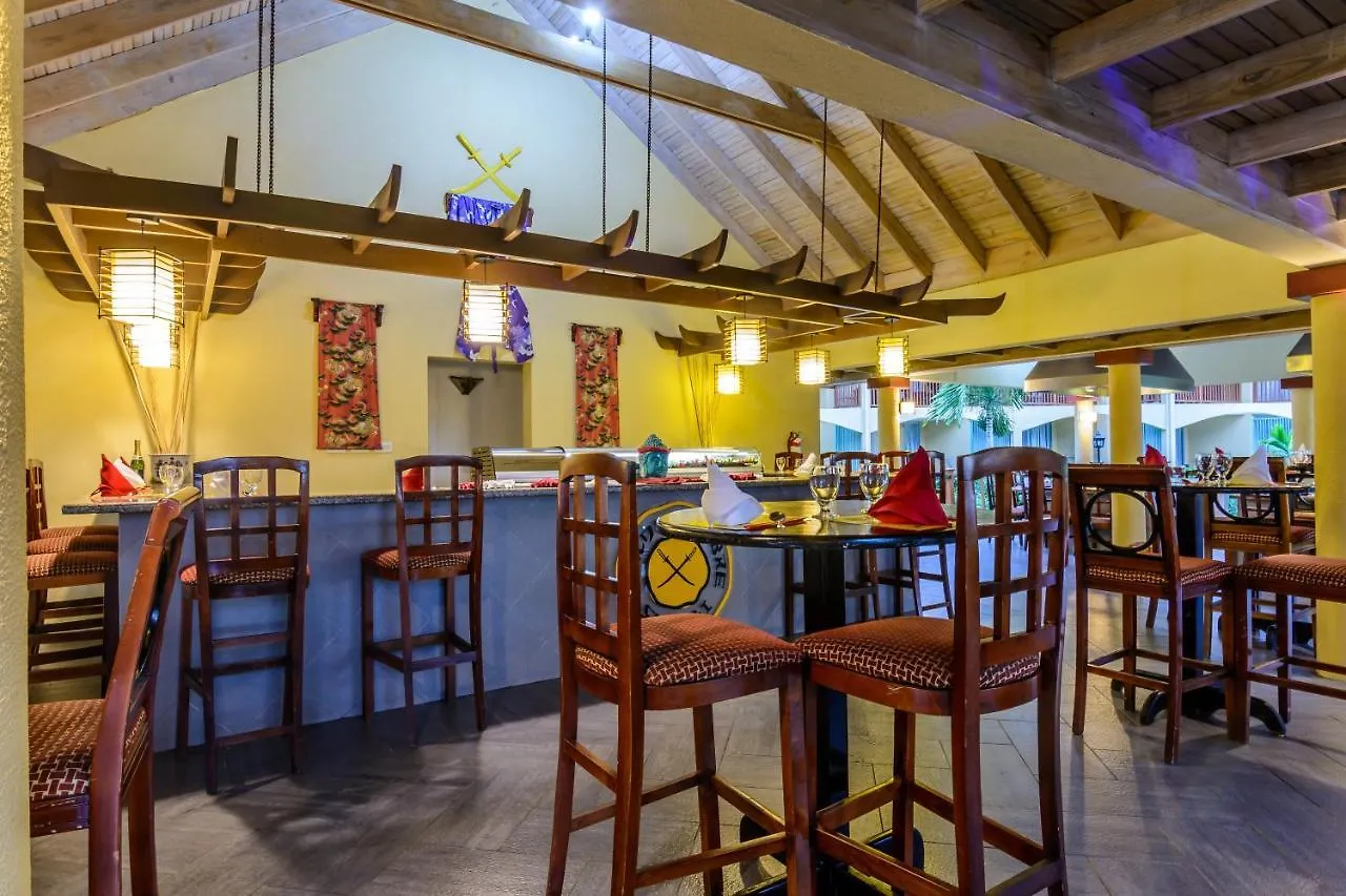 Jewel Runaway Bay Beach Resort & Waterpark