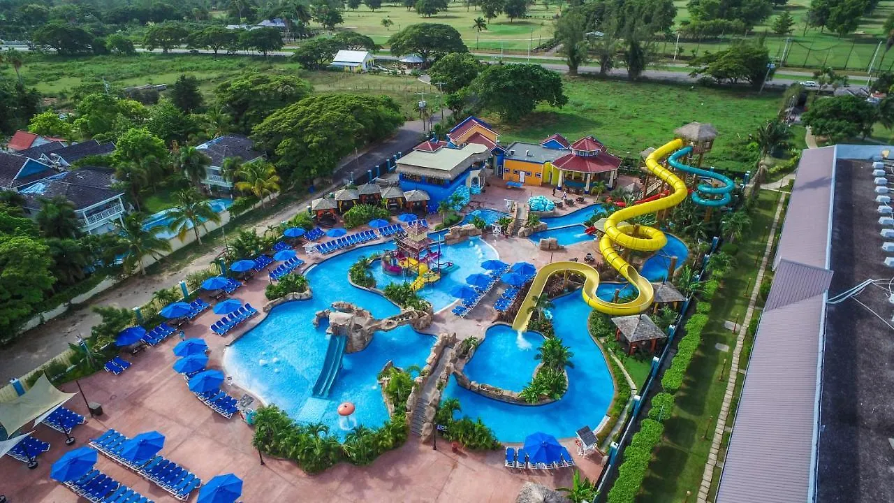 Jewel Runaway Bay Beach Resort & Waterpark