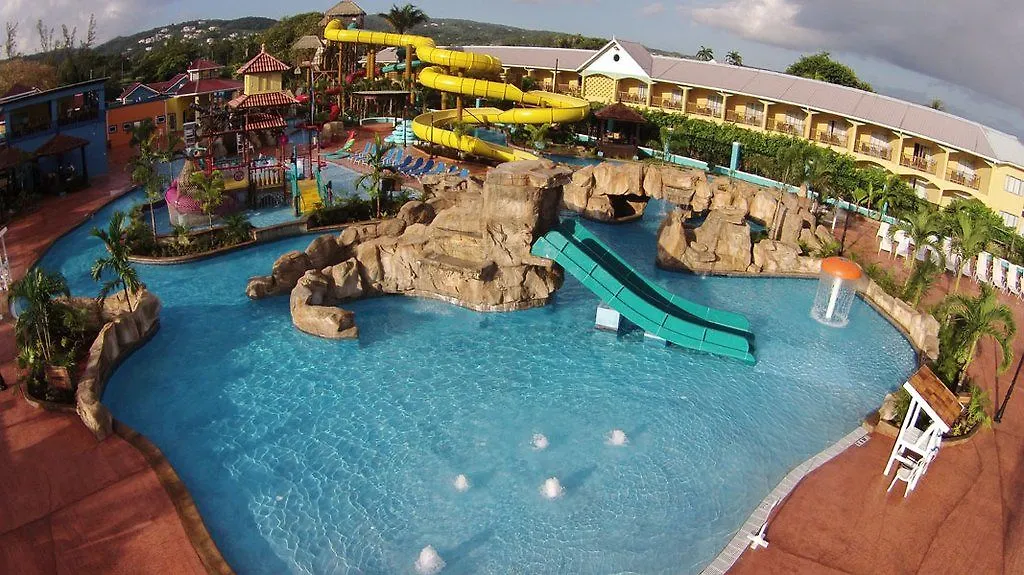Jewel Runaway Bay Beach Resort & Waterpark