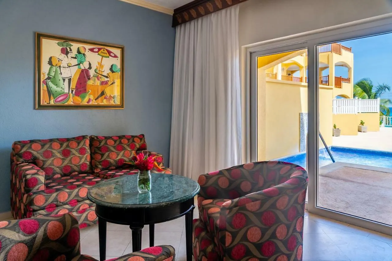 Jewel Runaway Bay Beach Resort & Waterpark
